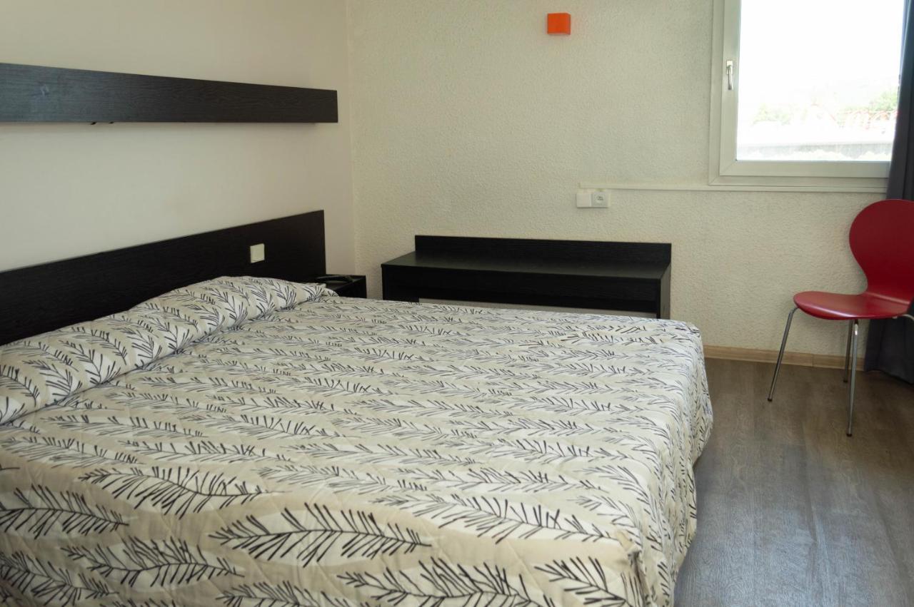 Hotel Les Tourrades Cannes Buitenkant foto