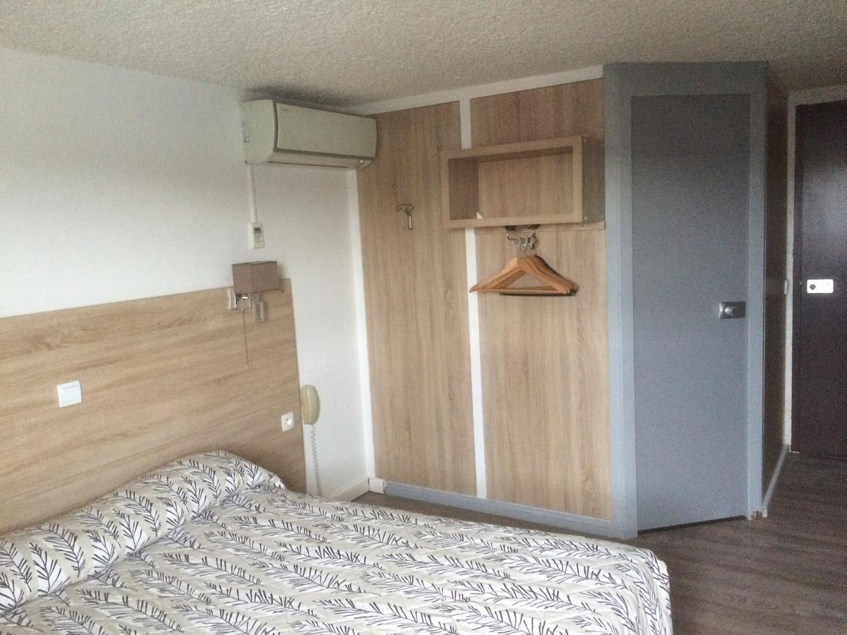 Hotel Les Tourrades Cannes Buitenkant foto