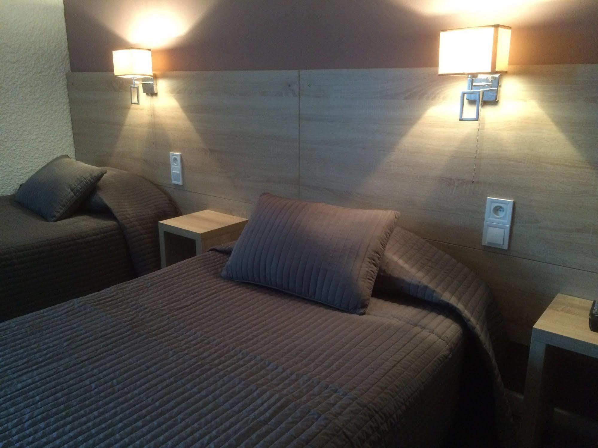 Hotel Les Tourrades Cannes Buitenkant foto
