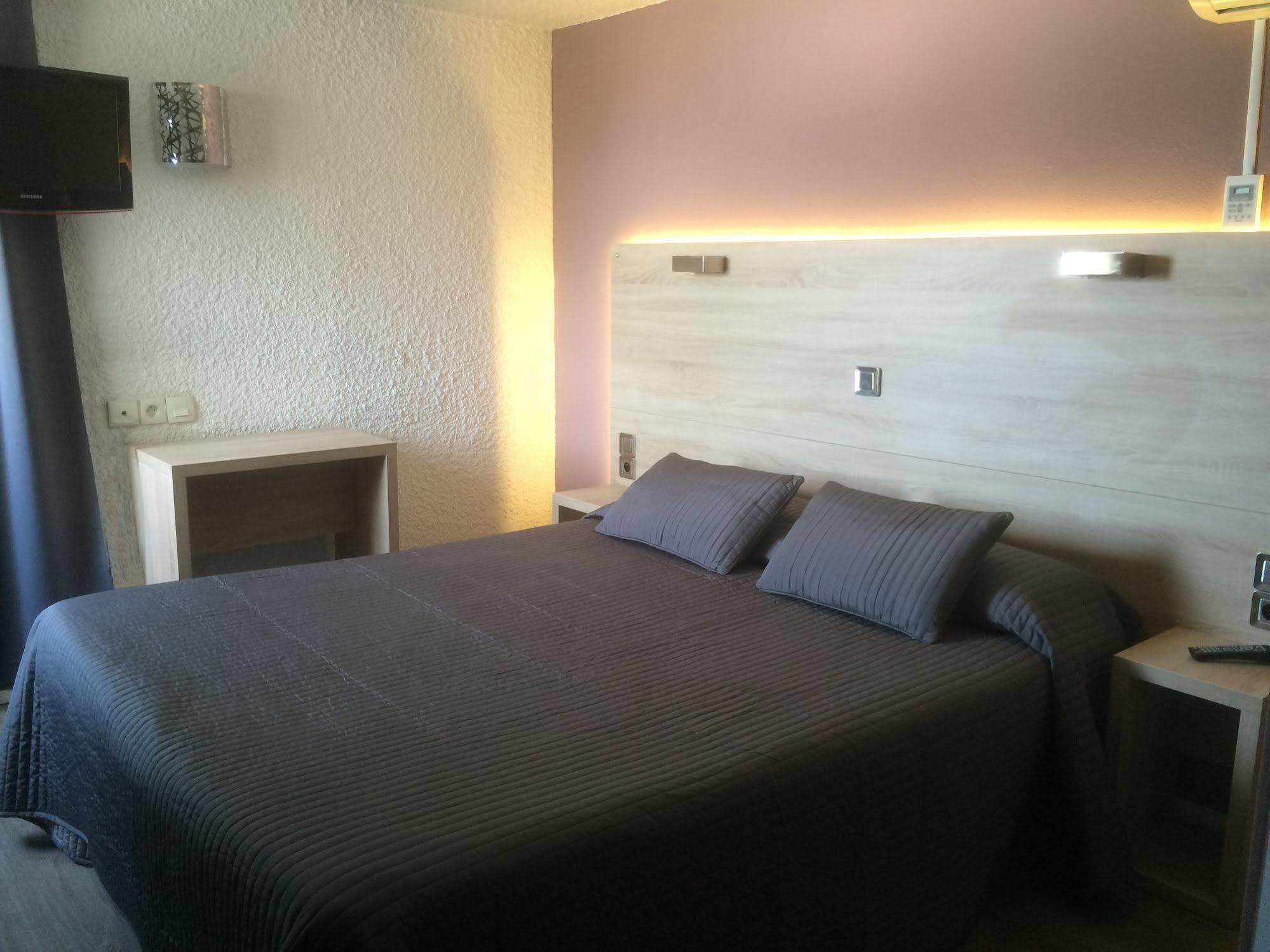 Hotel Les Tourrades Cannes Buitenkant foto
