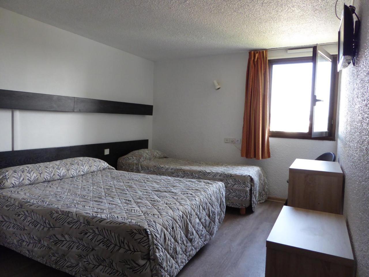 Hotel Les Tourrades Cannes Buitenkant foto