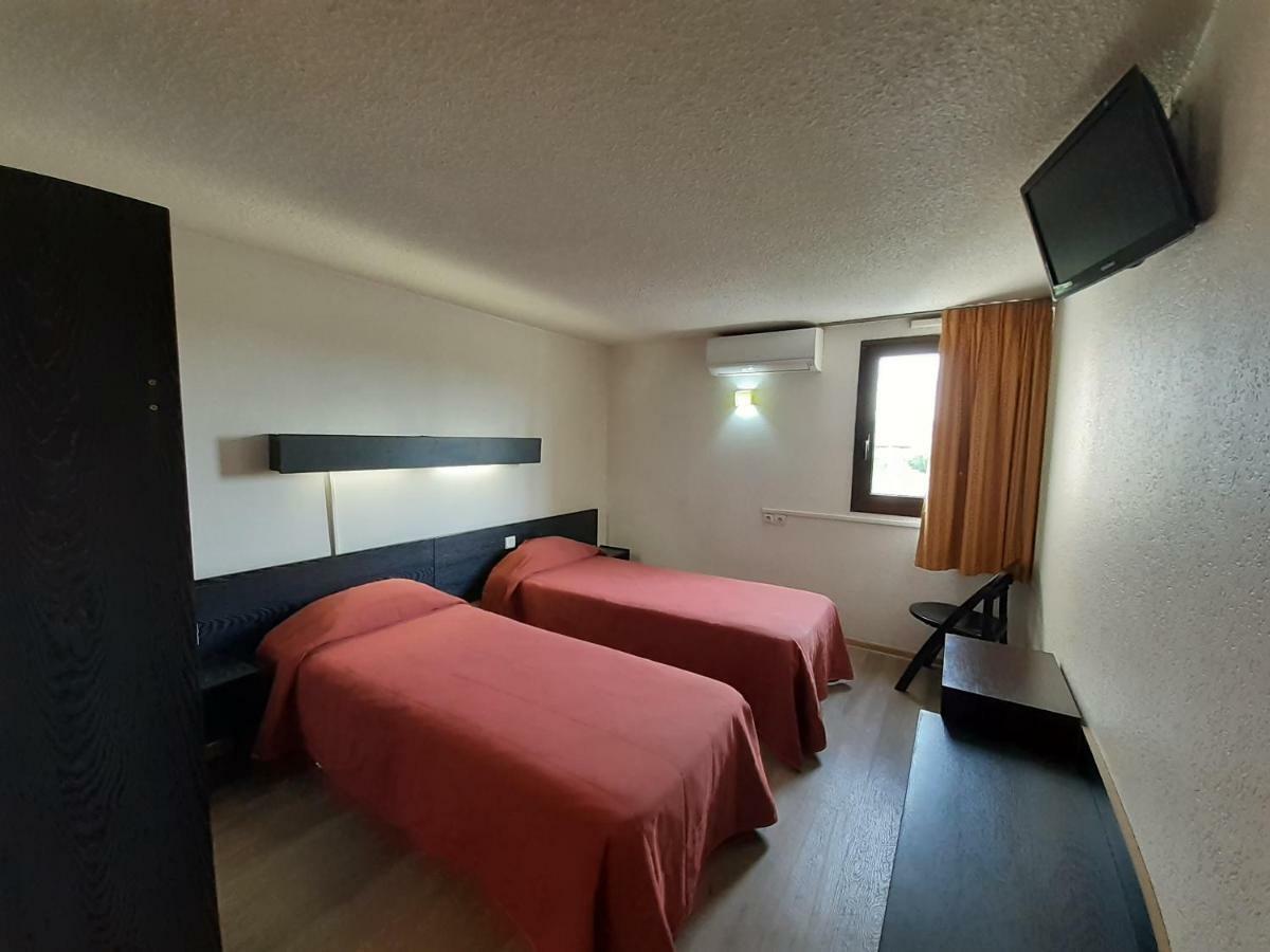 Hotel Les Tourrades Cannes Buitenkant foto